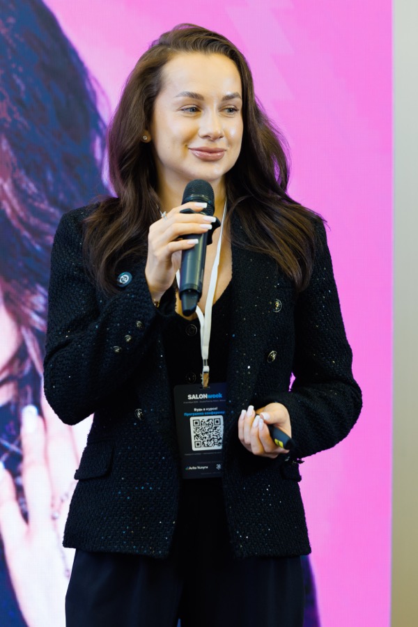 Маргарита Титова на сцене SalonWeek Moscow 2026